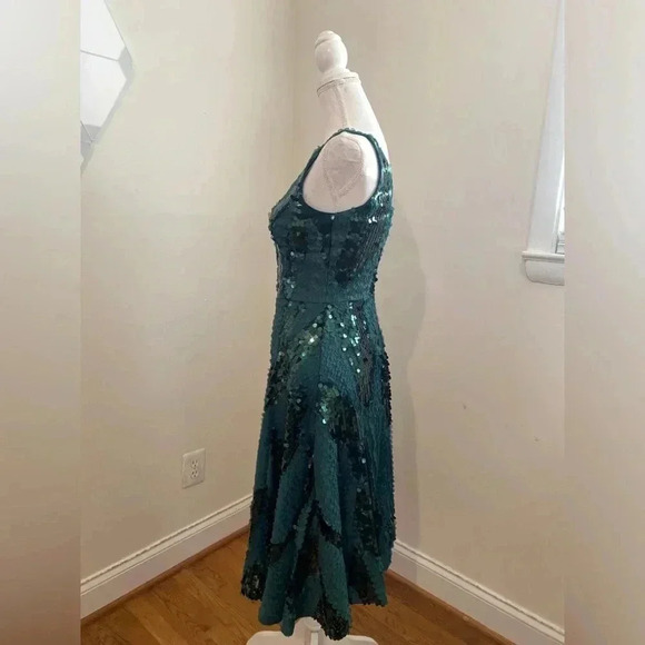 Dress the Population Sophie Dress in Pine Green Size XS - Picture 8 of 11